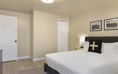 Town Square Lodge 2 14