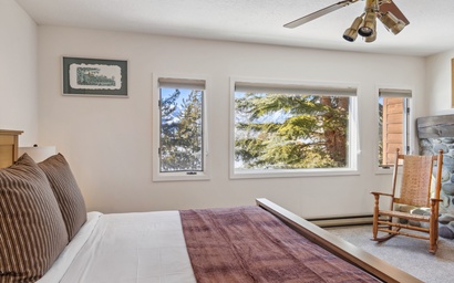 Teton Shadows Granite D 17