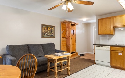 Town Square Lodge 6