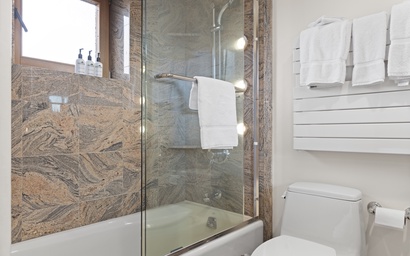 Mountain View Escape 35