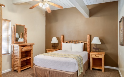 Town Square Lodge 10 10