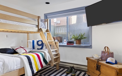 Clark's Knoll 381 33
