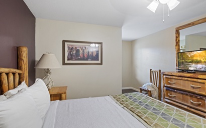 Town Square Lodge 3 9