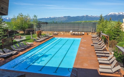 Mountain View Escape 47