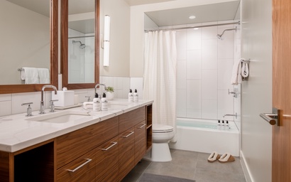 One Town Hill 406 18