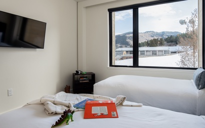 One Town Hill 406 17