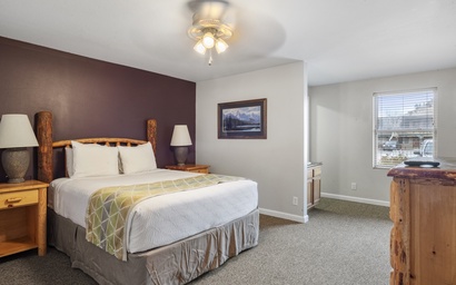 Town Square Lodge 4 10