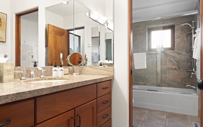 Mountain View Escape 34