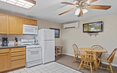 Town Square Lodge 6 5