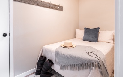 Teton Shadows Granite E 39