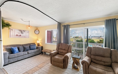 Hummingbird Retreat CMH105 2