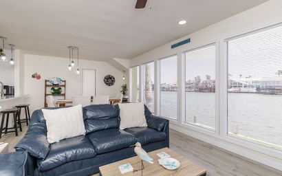 Coastal Den CPV130 2