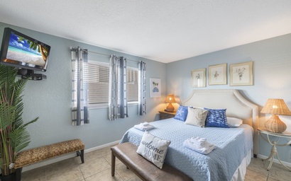 Hummingbird Retreat CMH105 3