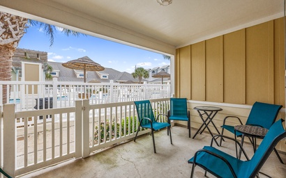 Village by the Beach - Big Shell I916