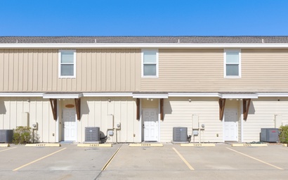 Village by the Beach P911