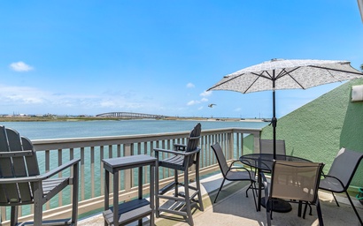 Featured Property Paradise on the Water CPV212