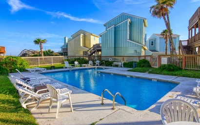 Beachfront Paradise LC19 2