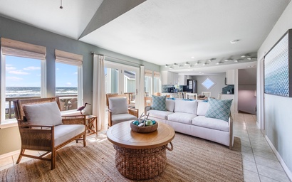 Artist's Beach House LC7 3