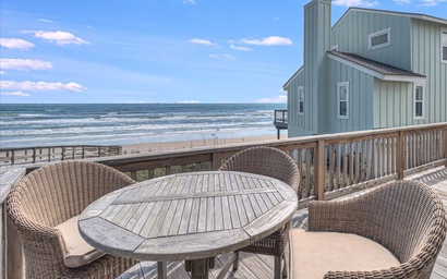 Featured Property Artist's Beach House LC7