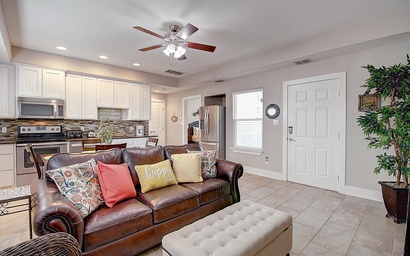 Mi Casa Tu Casa downstairs 2