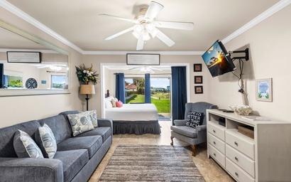 Sunset Harbor Palms 2-102