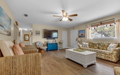 Bungalow By the Sea 9