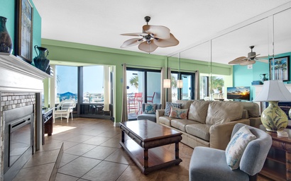 Palm Beach Club 4-127 Parrot-dise Palms 7