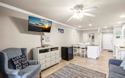 Sunset Harbor Palms 2-102 7