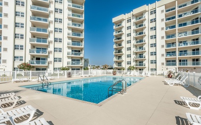 Regency Towers 405 West 3