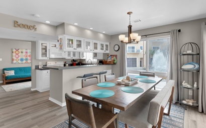 Regency Cabanas E1 10