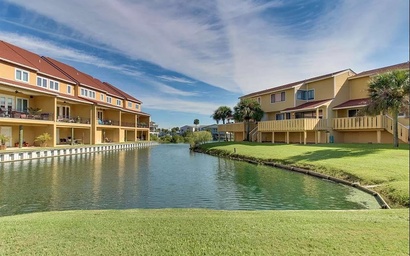 Regency Cabanas E1 6