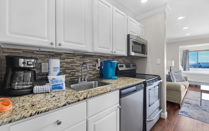 Sunset Harbor Palms 2-304 7