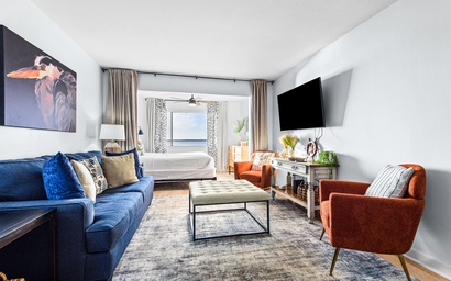 Sunset Harbor Palms 1-204