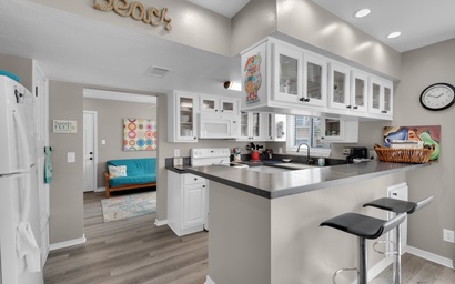 Regency Cabanas E1 9