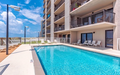 Ocean Breeze East 702 3