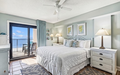 Ocean Breeze East 402 3