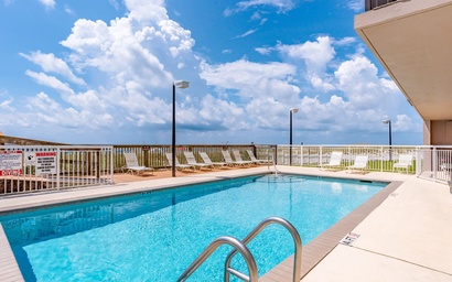 Ocean Breeze East 402 5