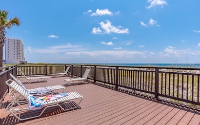 Ocean Breeze East 702 4