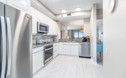 Beach Colony Tower 4B 4