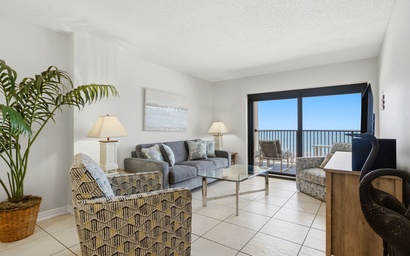 Ocean Breeze East 702 4