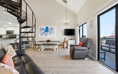 Regatta Condominiums 304C