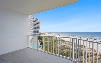 Lighthouse Condominiums 418 3