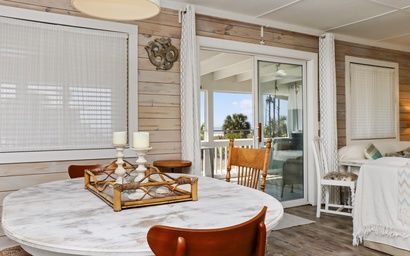 OM Shanti Seaside Cottage 6