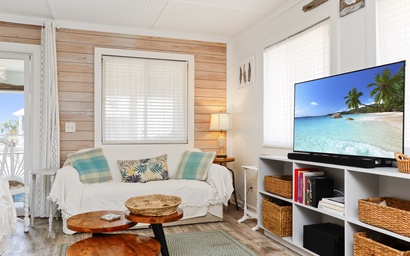 OM Shanti Seaside Cottage 5