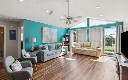 *Hideaway on Hatley 9