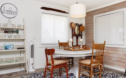 OM Shanti Seaside Cottage 10