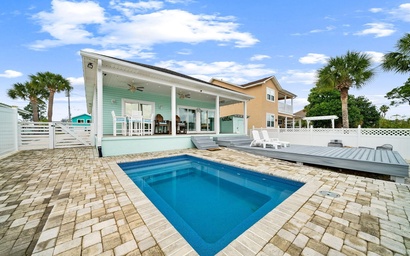 Angler Dock House 3