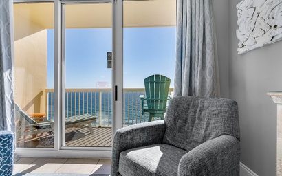 Calypso 1-2208 East 8