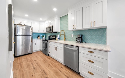 Pinnacle Port B3-408- Emerald Pearl 2