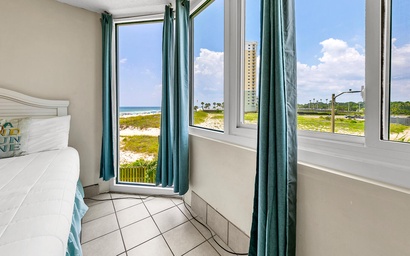 Top of the Gulf 324 7